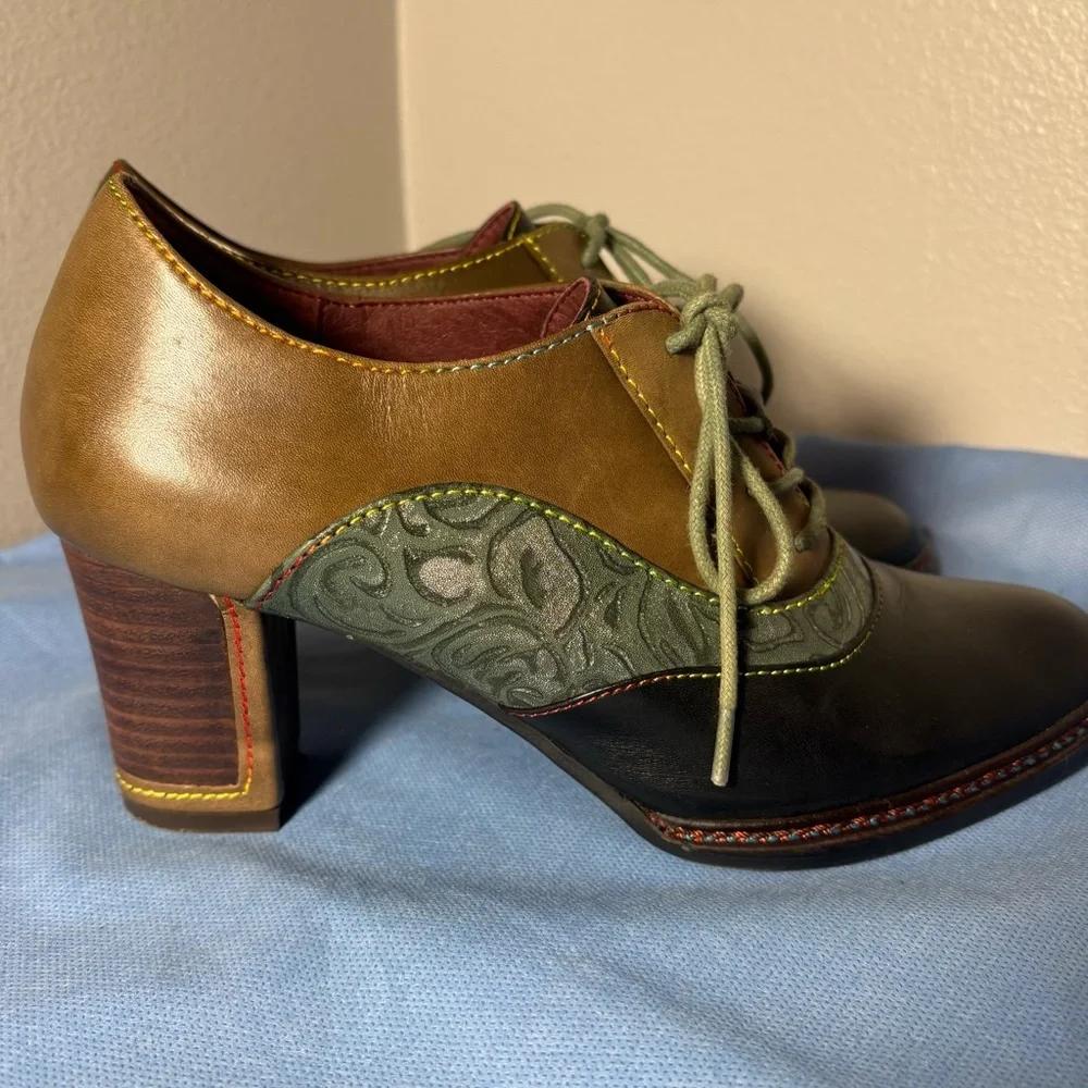 L’Artiste Lavada Bootie by spring step heeled Oxford, hand painted leather - Picture 9 of 16